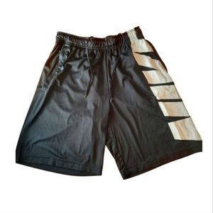 Nike Men's Shorts Size Medium